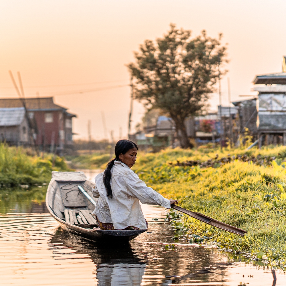 Unterwegs in Myanmar mit 56mm und 16mm